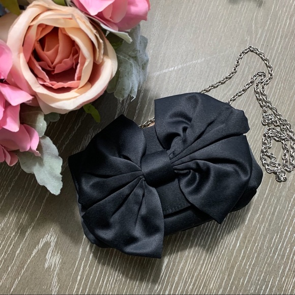 RSVP BLACK SATIN CLUTCH WITH.BOW - Picture 14 of 14